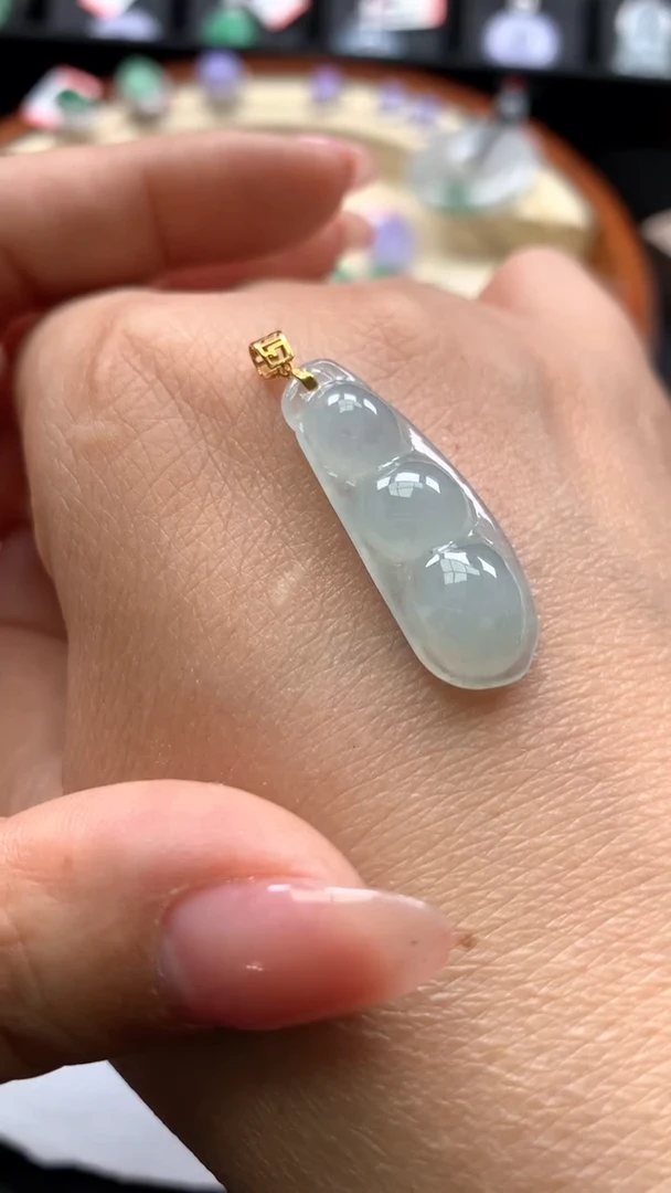 【闪购商品】翡翠吊坠(不含链)18K金镶嵌天然A货翡翠