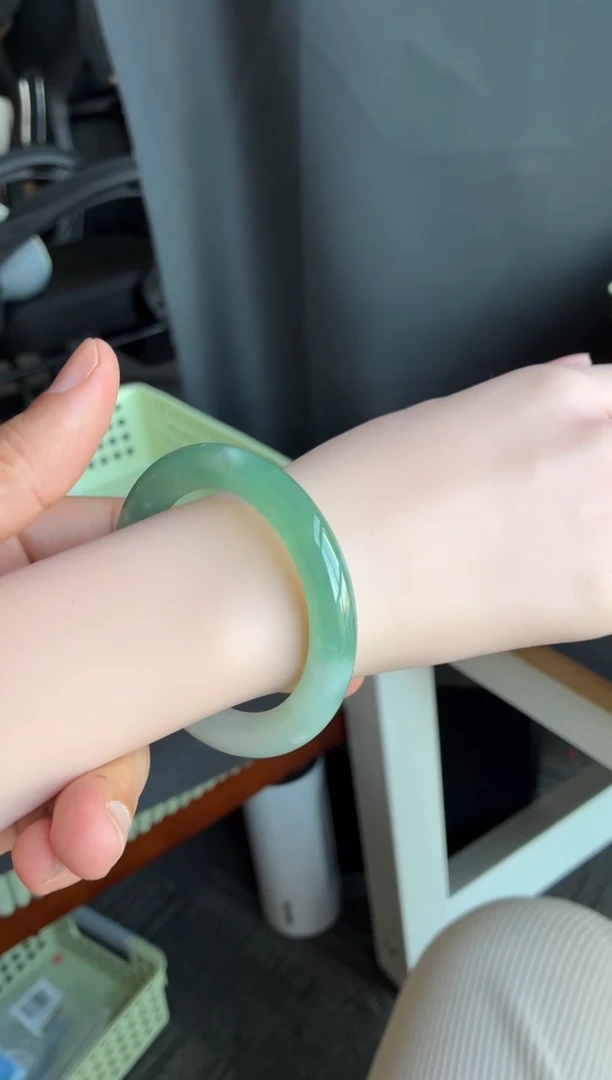 未镶嵌手镯翡翠65号51.9*10*9.3圆条