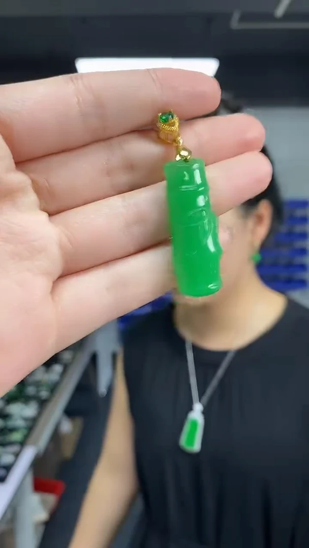 颈饰未镶嵌翡翠多样性发其一颜色微差