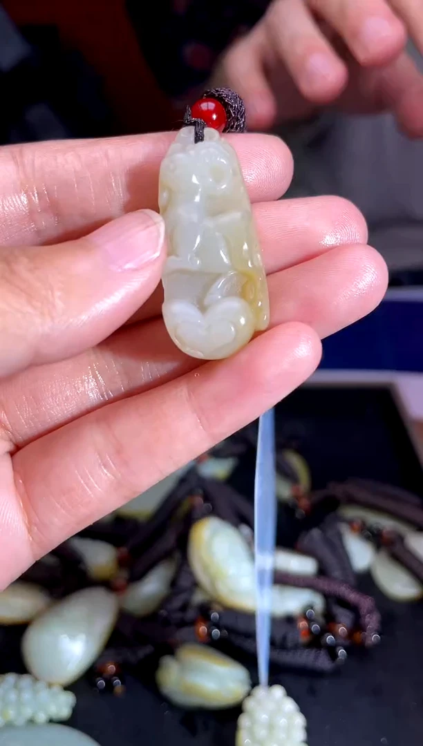 和田玉未镶嵌挂件1