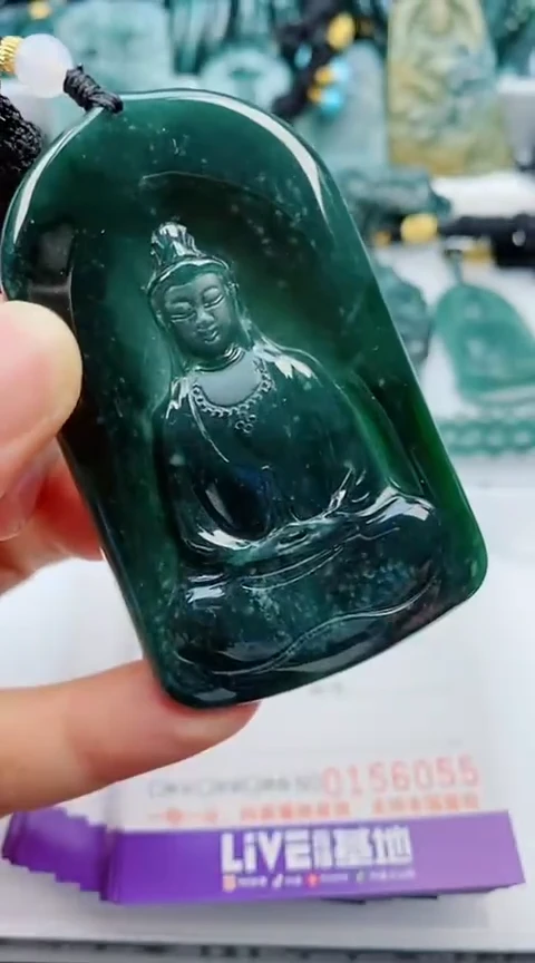 翡翠未镶嵌颈饰