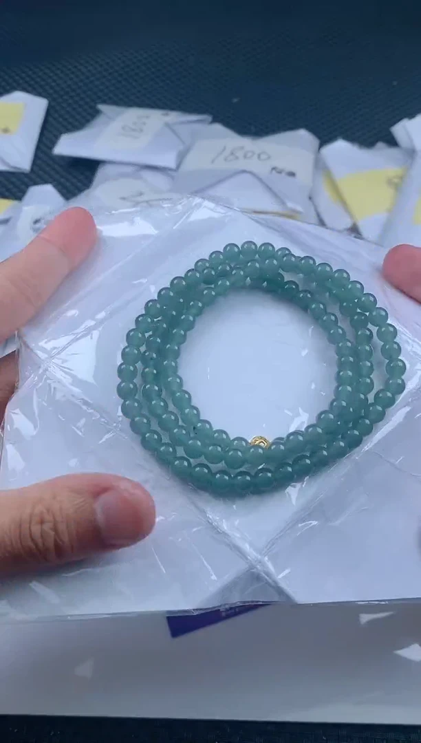翡翠未镶嵌颈饰