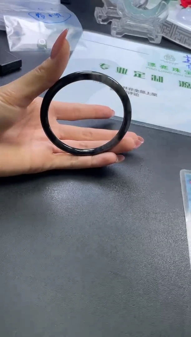 未镶嵌手镯定制翡翠伏****上手镯乌鸡叮当