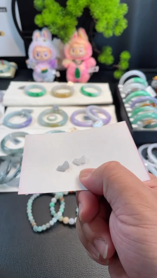 翡翠手镯未镶嵌-***学3有纹裂