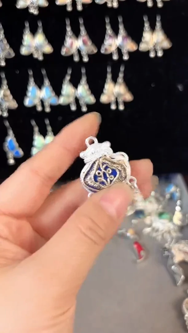 彩云南阁非遗老绣苗银饰品143