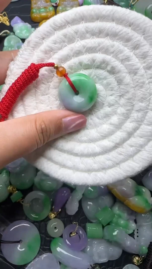 颈饰未镶嵌翡翠缅甸翡翠吊坠