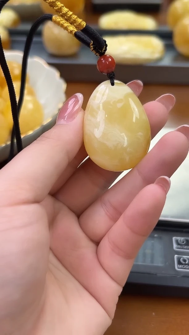 未镶嵌蜜蜡裸石琥珀蜜蜡吊坠