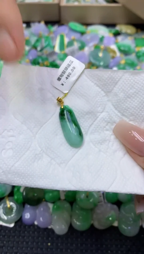 颈饰未镶嵌翡翠天然缅甸翡翠A货