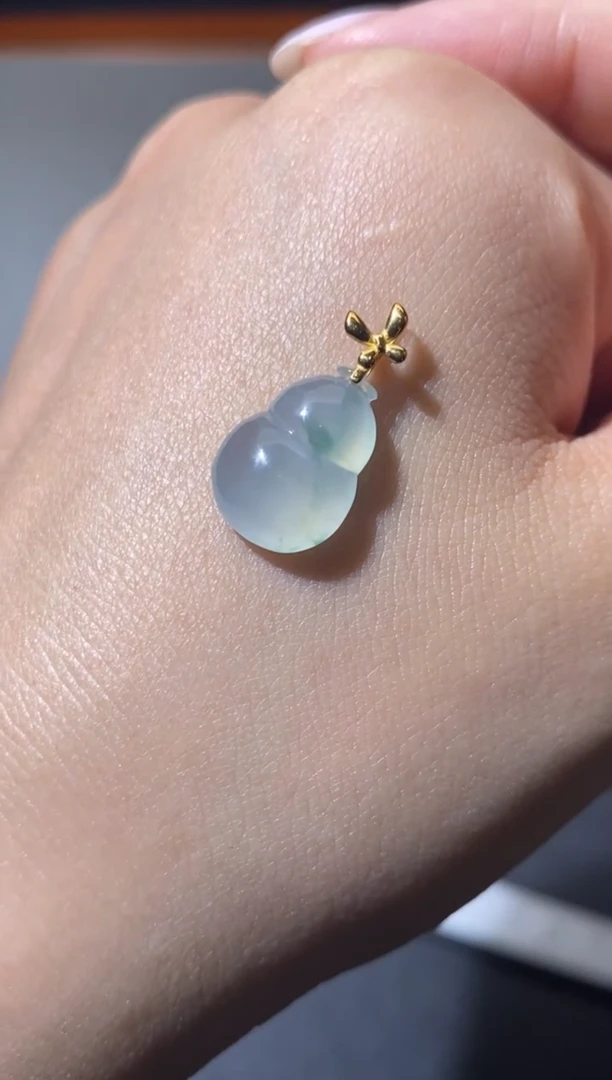 颈饰18K金镶嵌翡翠天然缅甸翡翠A货