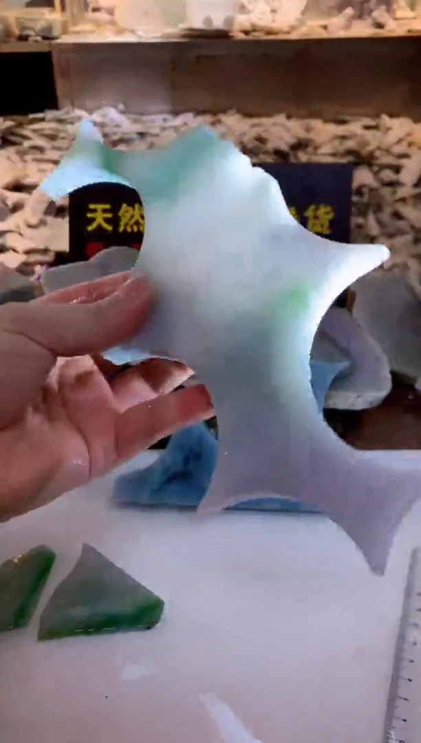 翡翠未镶嵌颈饰0朱0翡翠珠宝283