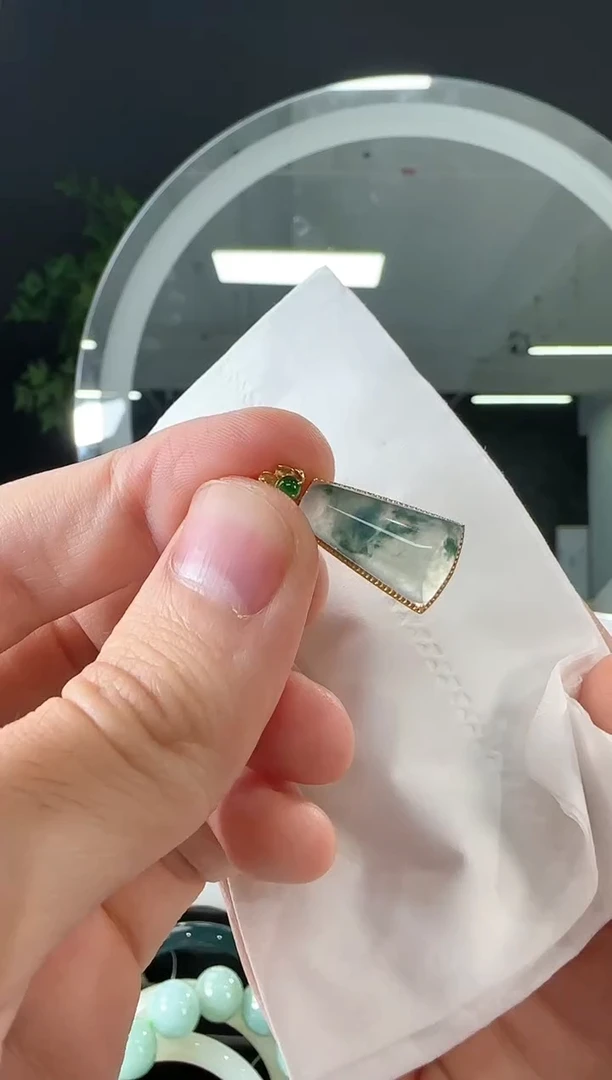 吊坠(不含链)18K金镶嵌翡翠翡翠吊坠