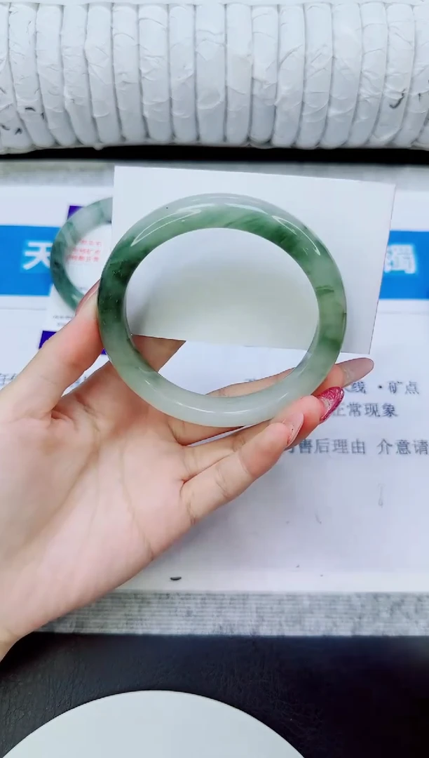 未镶嵌手镯石英质玉261/62