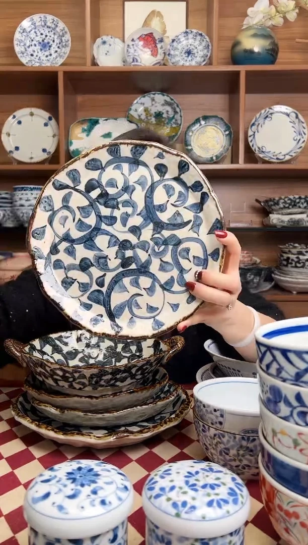 【闪购商品】瓷片章鱼唐草  变型中号浅盘