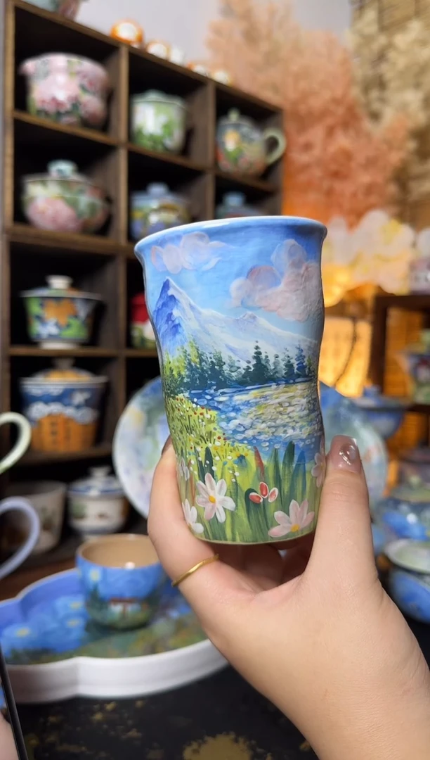 石一雪山阿勒泰手握杯微瑕