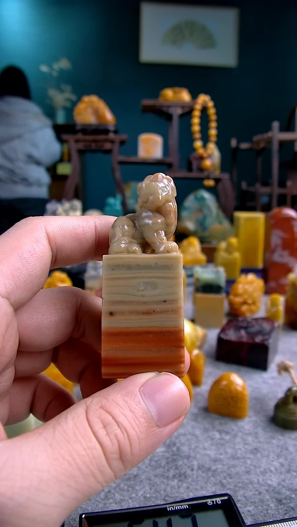 【闪购商品】青田石千层纹古兽钮2.5*2.5*6.5