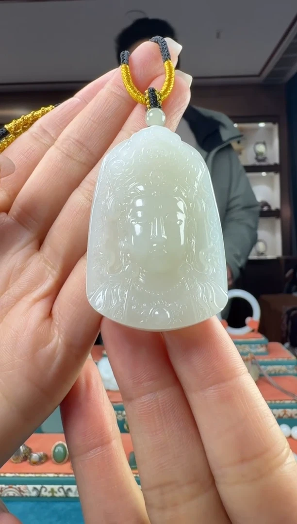 颈饰未镶嵌和田玉佩佩