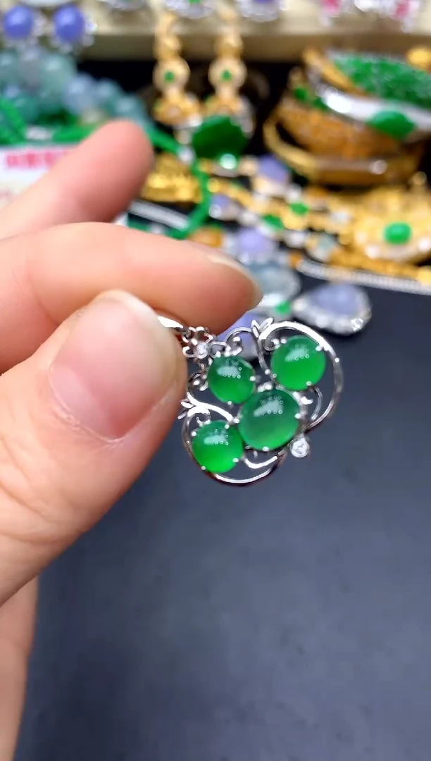 颈饰18K金镶嵌翡翠50 -中国好珍宝