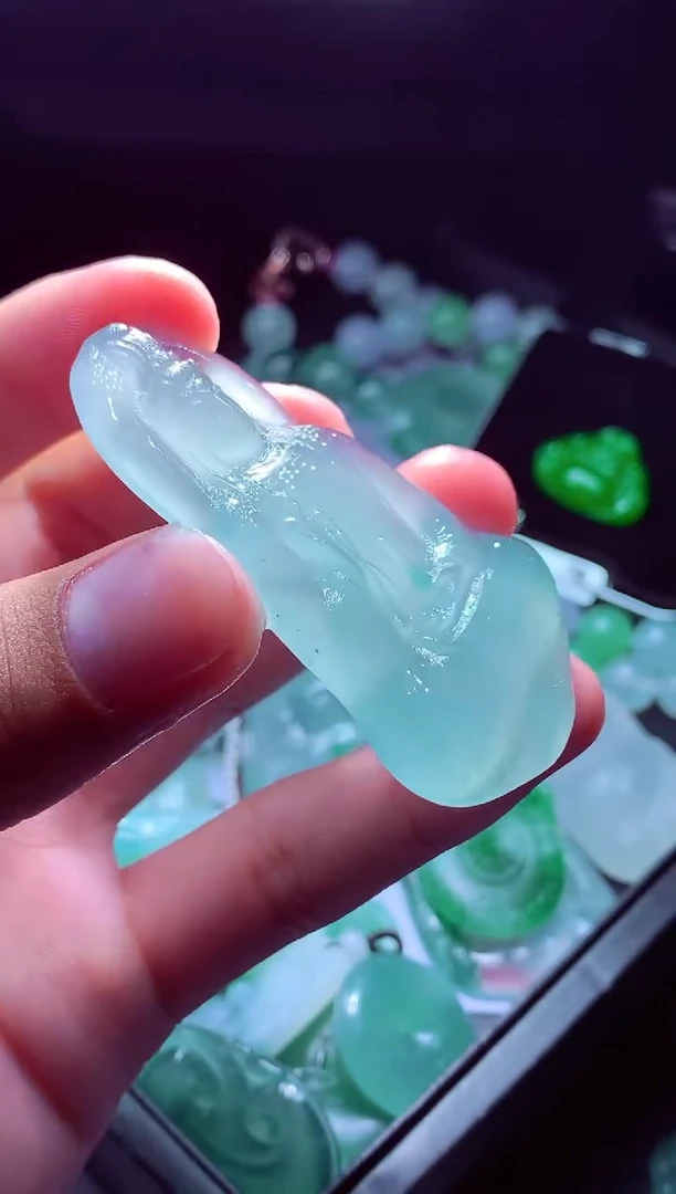 未镶嵌定制翡翠盼?翡翠毛货定制