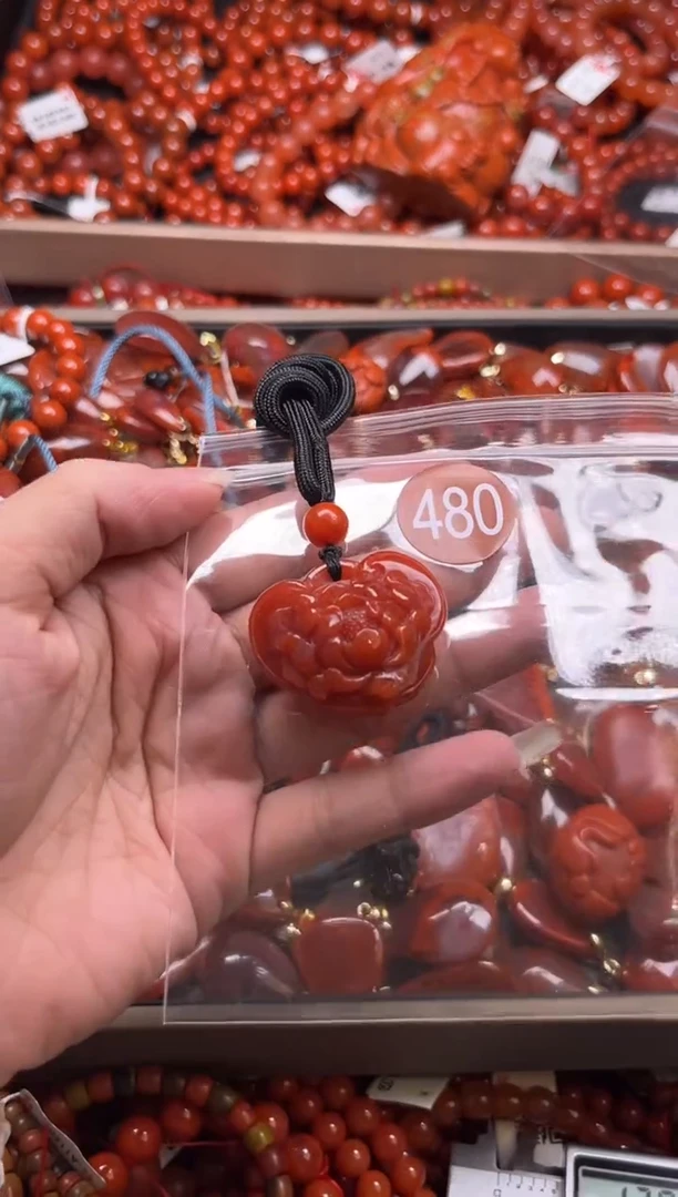 南红玛瑙未镶嵌珠宝奇石480