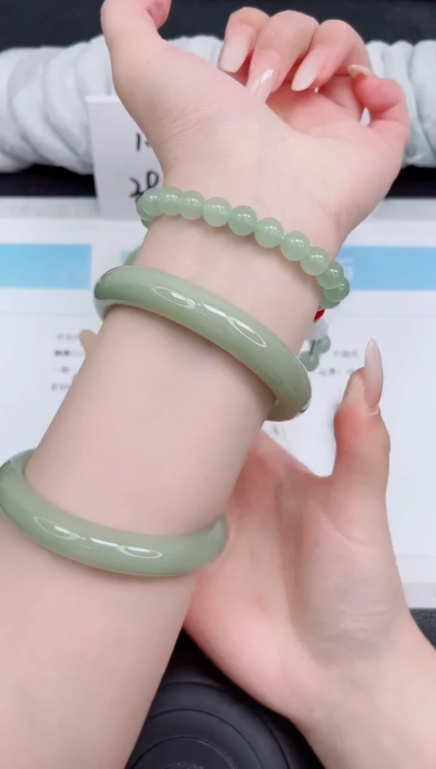 未镶嵌手镯石英质玉181-64.7