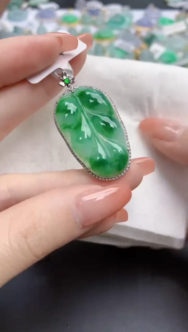 【闪购商品】翡翠颈饰18K金镶嵌天然缅甸翡翠A货