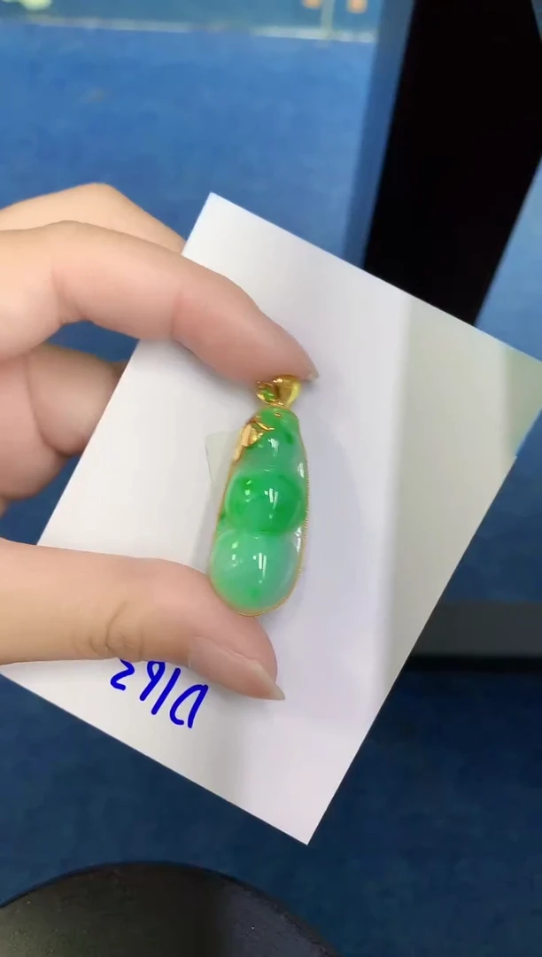 翡翠18K金镶嵌颈饰天然緬甸A貨翡翠