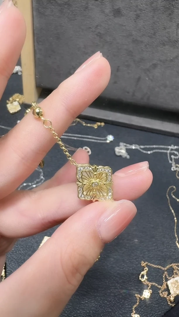 18K金镶嵌贝壳（贝母）手链布布白色手链GHJ