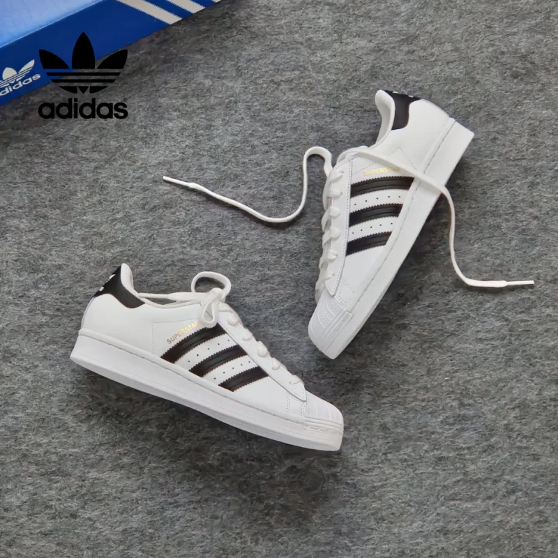 Adidas/阿迪达斯~~女子低帮轻便金标贝壳头运动休闲板鞋 FV3284