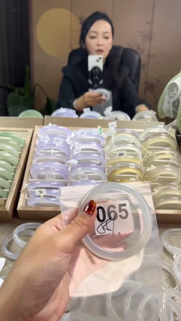 手镯玛瑙/玉髓未镶嵌065