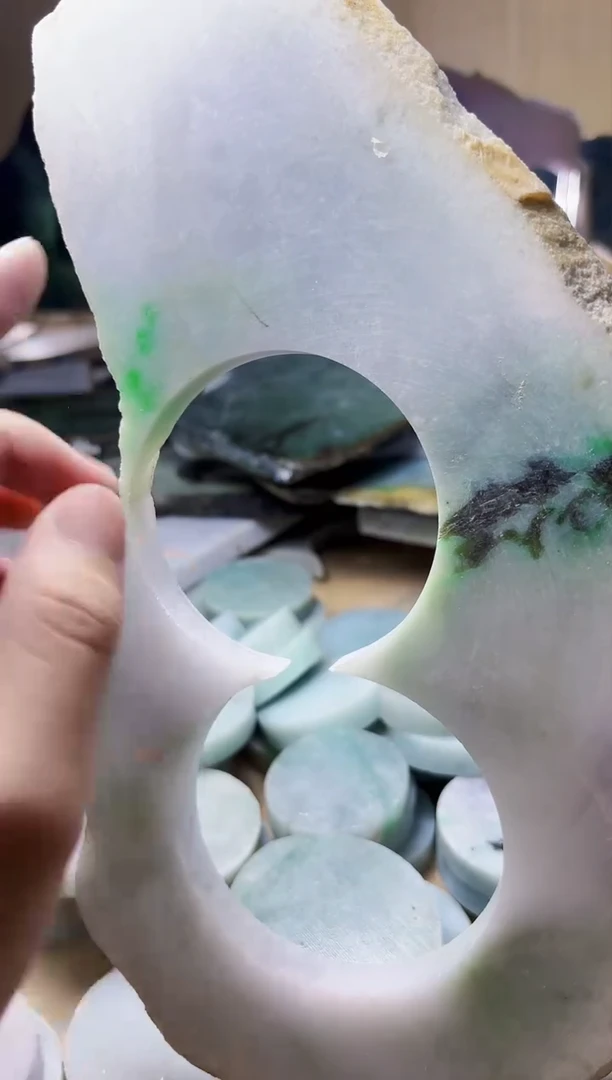 【闪购商品】翡翠颈饰未镶嵌A货白谭2425