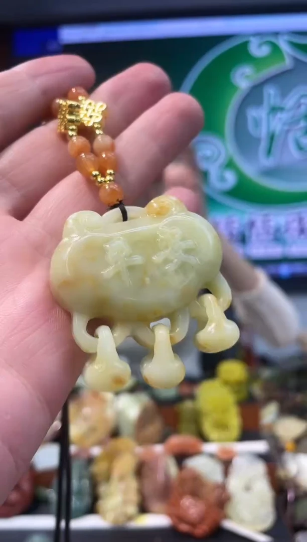 【闪购商品】蛇纹石玉吊坠未镶嵌·