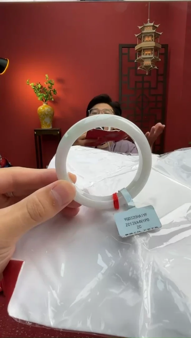 未镶嵌手镯翡翠翡翠手镯2