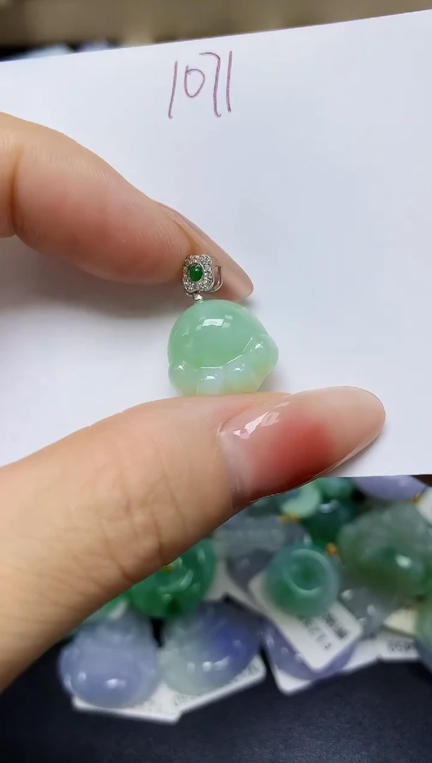 翡翠未镶嵌颈饰 天然缅甸翡翠A货