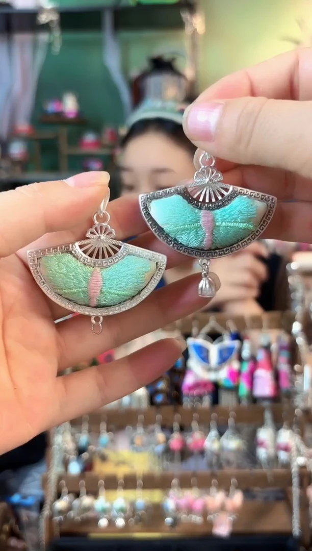 织绣彩云南阁非遗老绣534