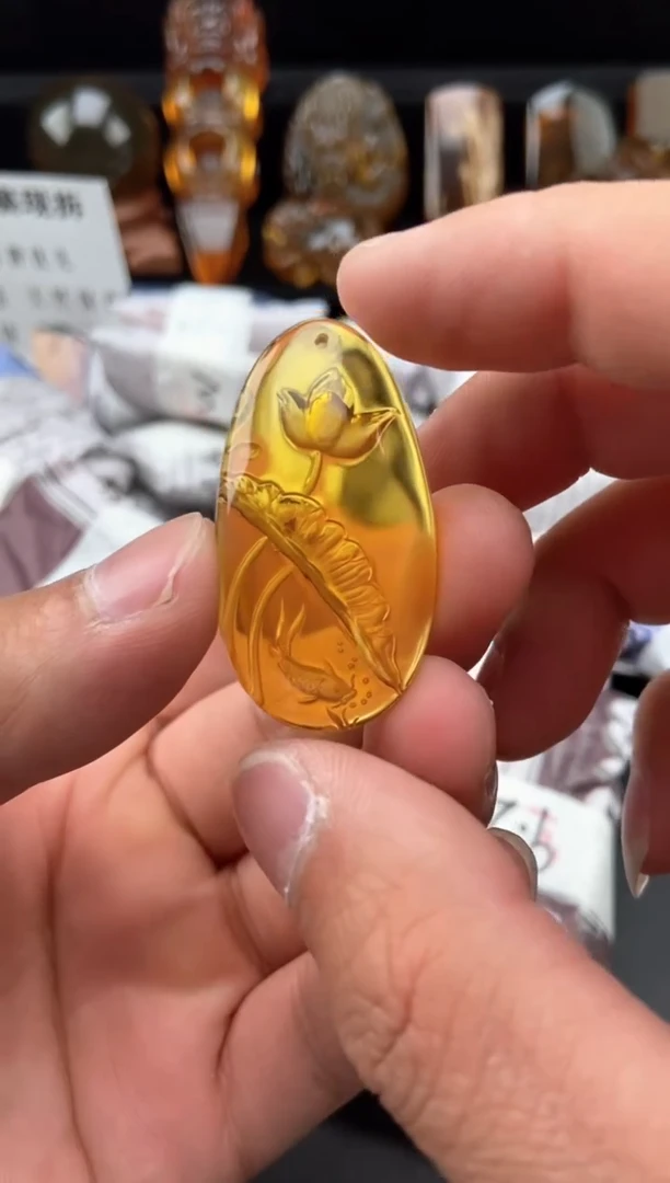 【闪购商品】琥珀颈饰未镶嵌阴雕莲花吊坠