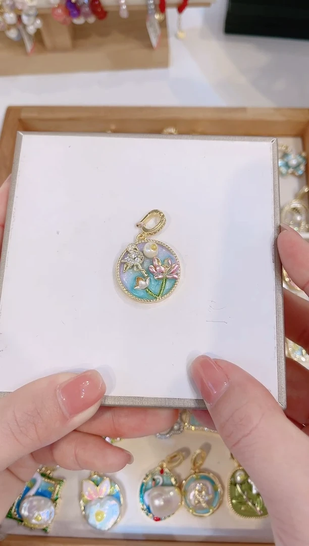 【闪购商品】淡水珍珠颈饰合金吊坠