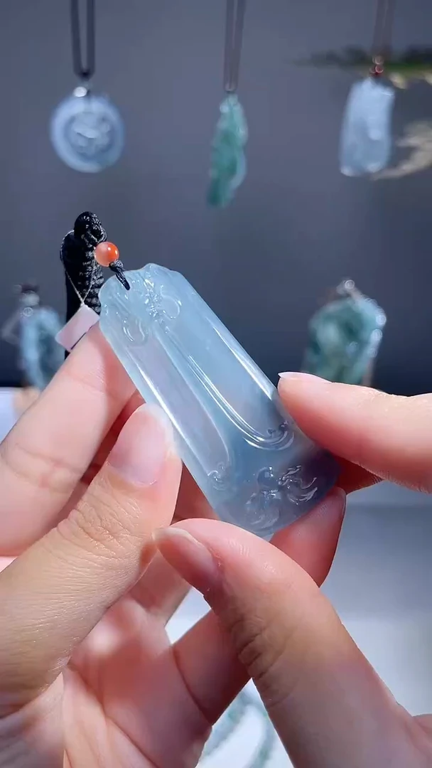 颈饰未镶嵌翡翠龙