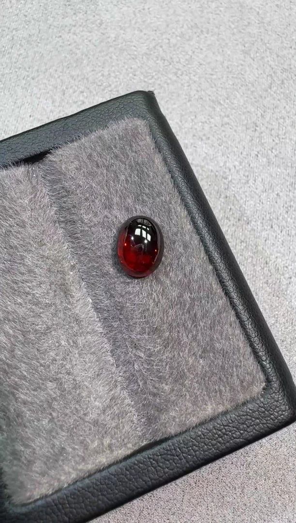 未镶嵌裸石石榴石2.98克拉