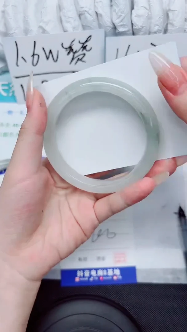 石英质玉手镯未镶嵌250-60