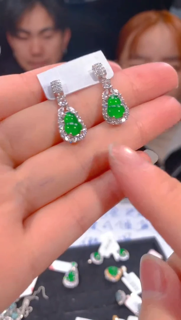 【闪购商品】定制翡翠未镶嵌39定制翡翠，多样性发货（发其一）