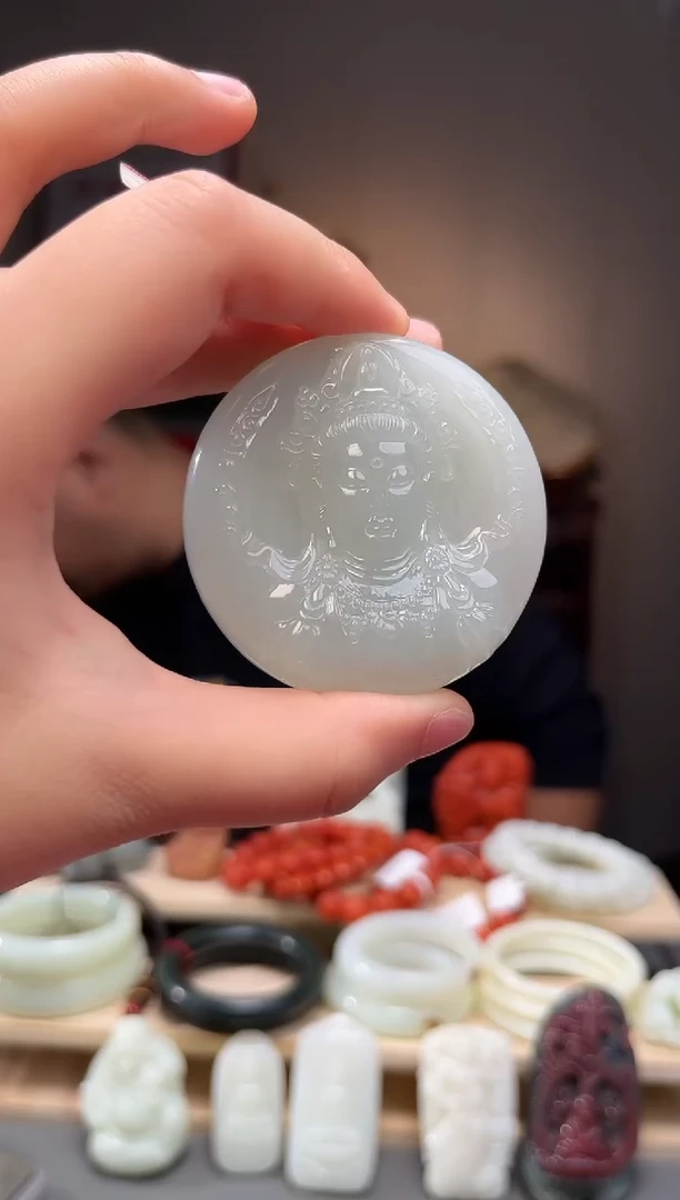 颈饰未镶嵌翡翠吊坠