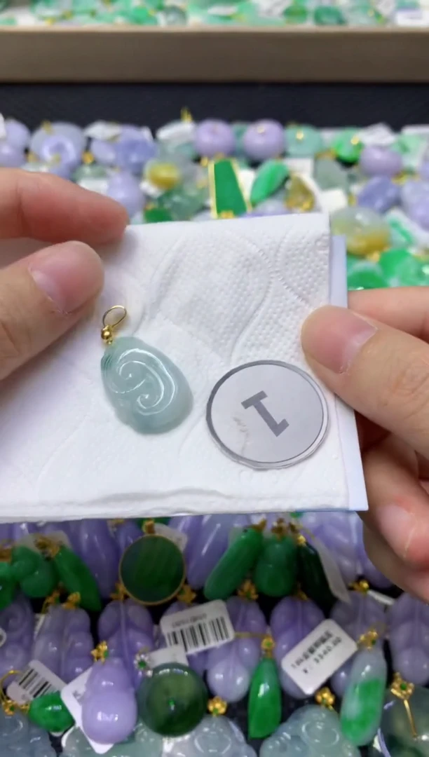 颈饰未镶嵌翡翠天然缅甸翡翠A货