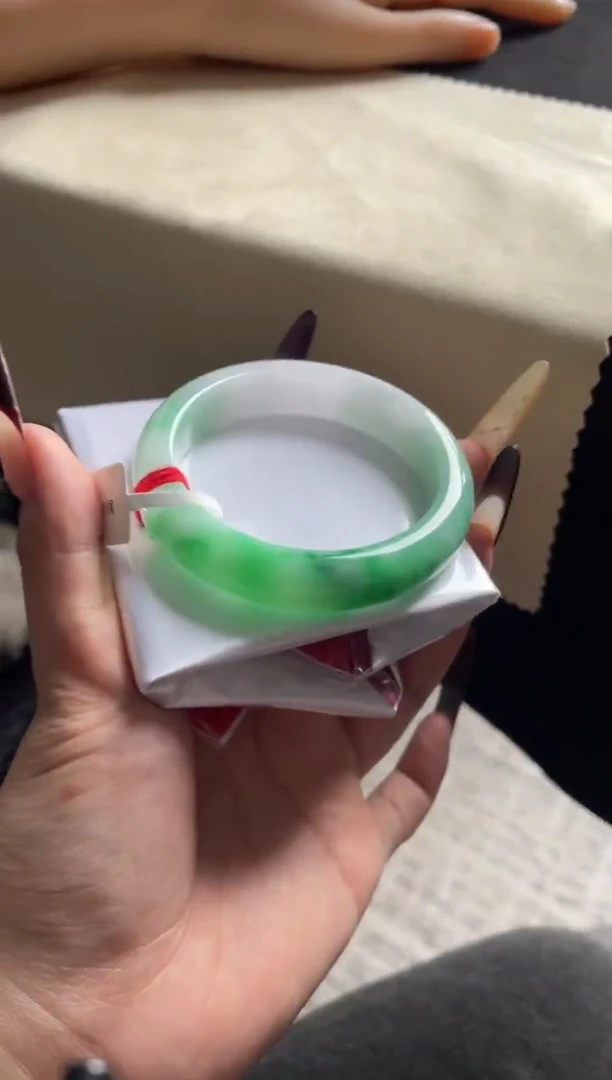 未镶嵌手镯翡翠三天鉴赏期