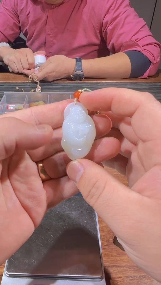 未镶嵌和田玉挂件豌**麦和田玉佛挂件多样性发其一