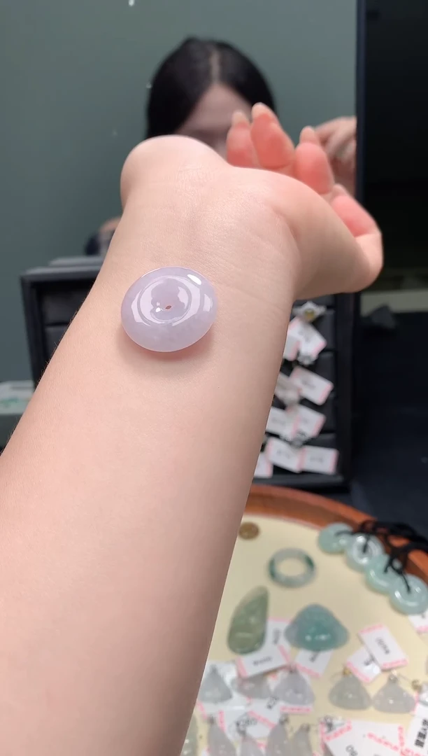 翡翠挂件未镶嵌平安扣