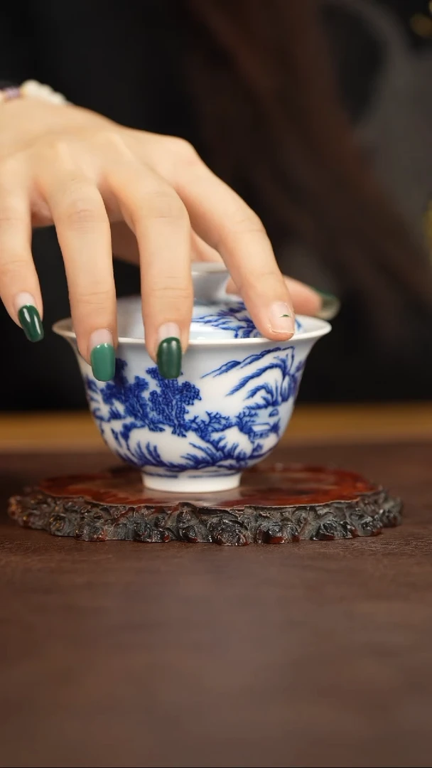 【闪购商品】段式青花山水盖碗