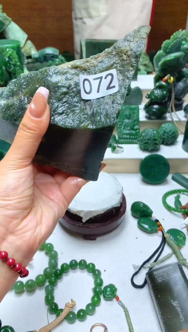 未镶嵌和田玉摆件1