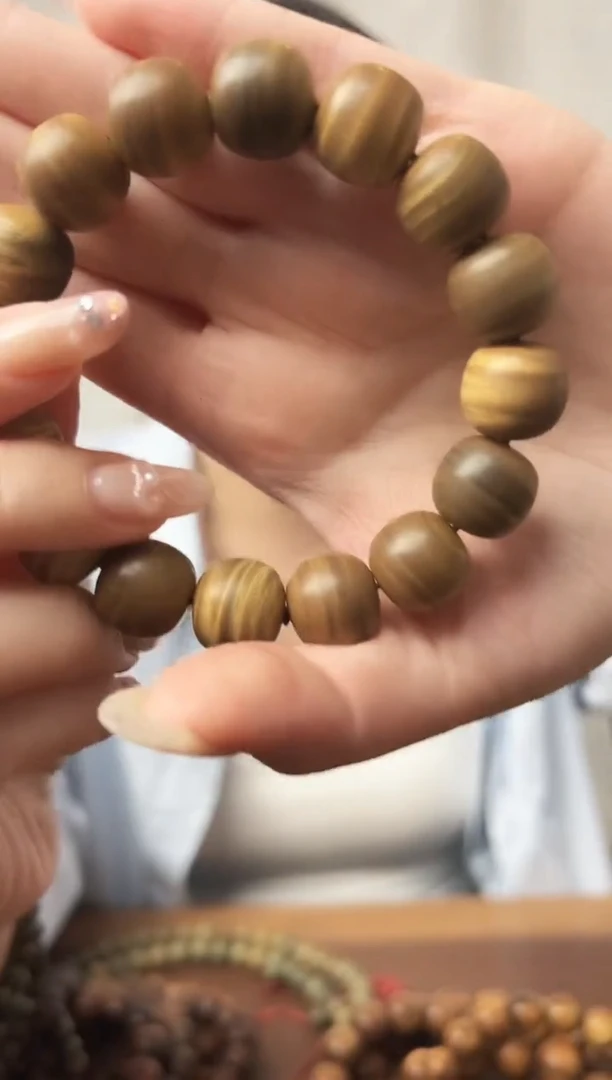 木精品绿檀成品手串