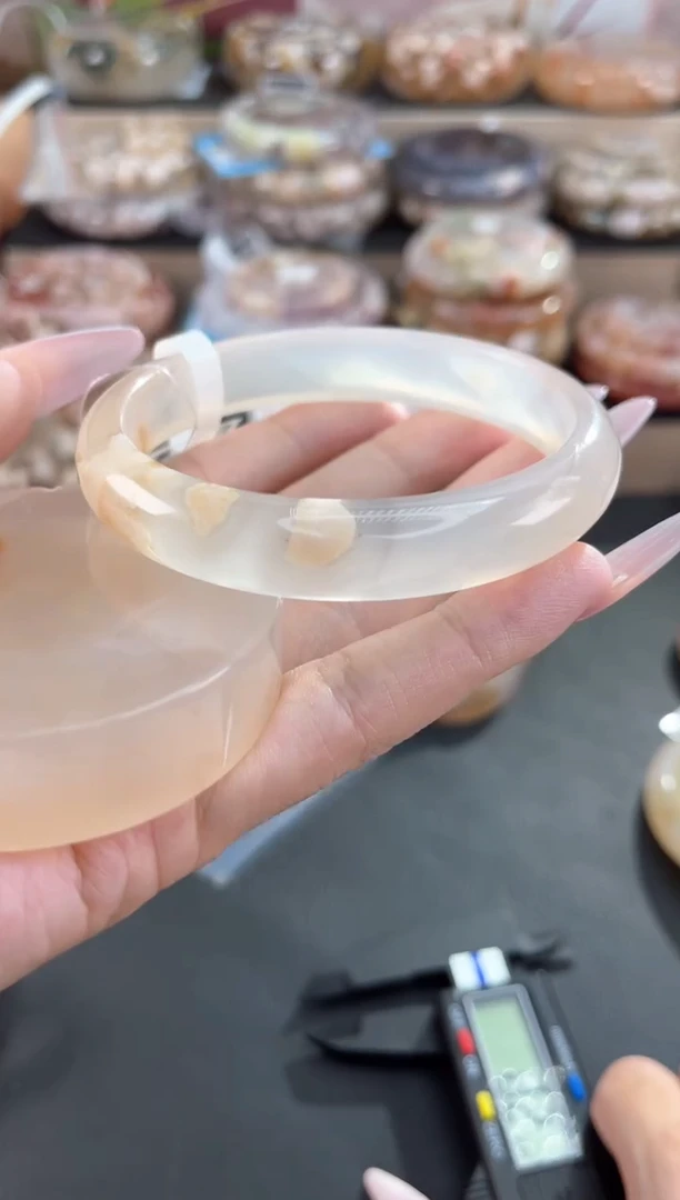 未镶嵌手镯石英质玉61