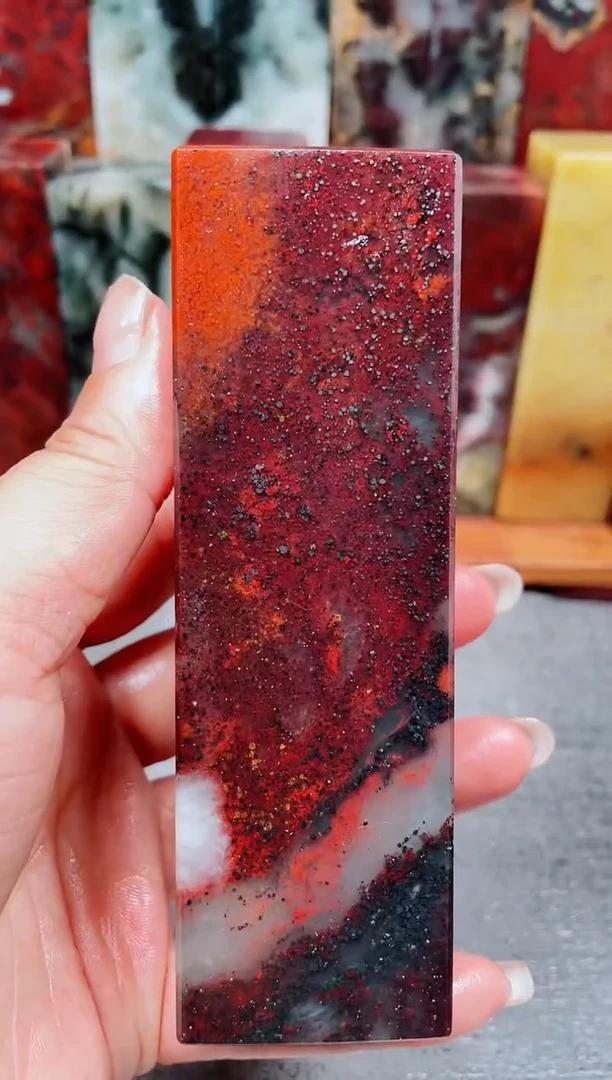 玉桂林鸡血玉素章19 3.8左右